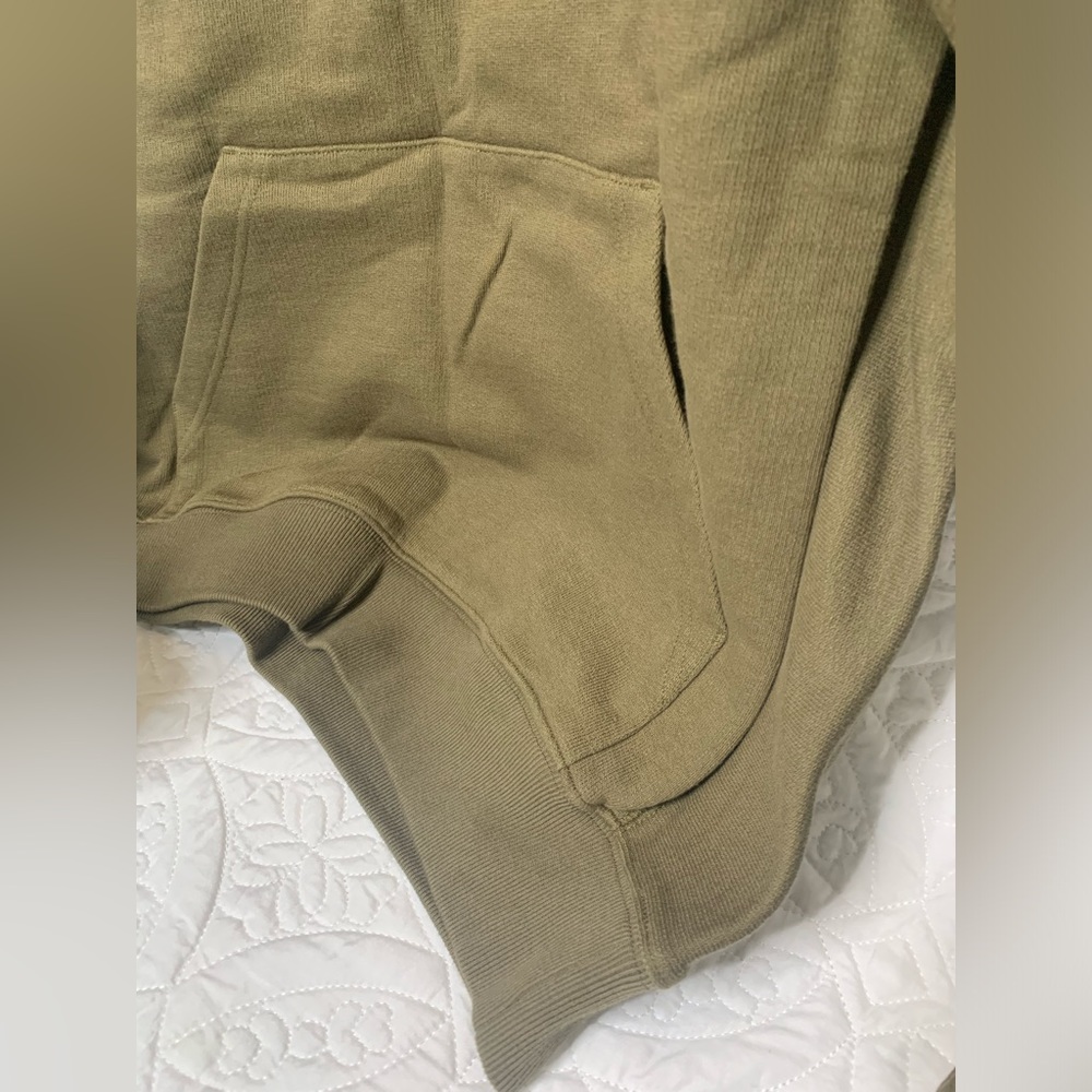 Hooded sweater for women